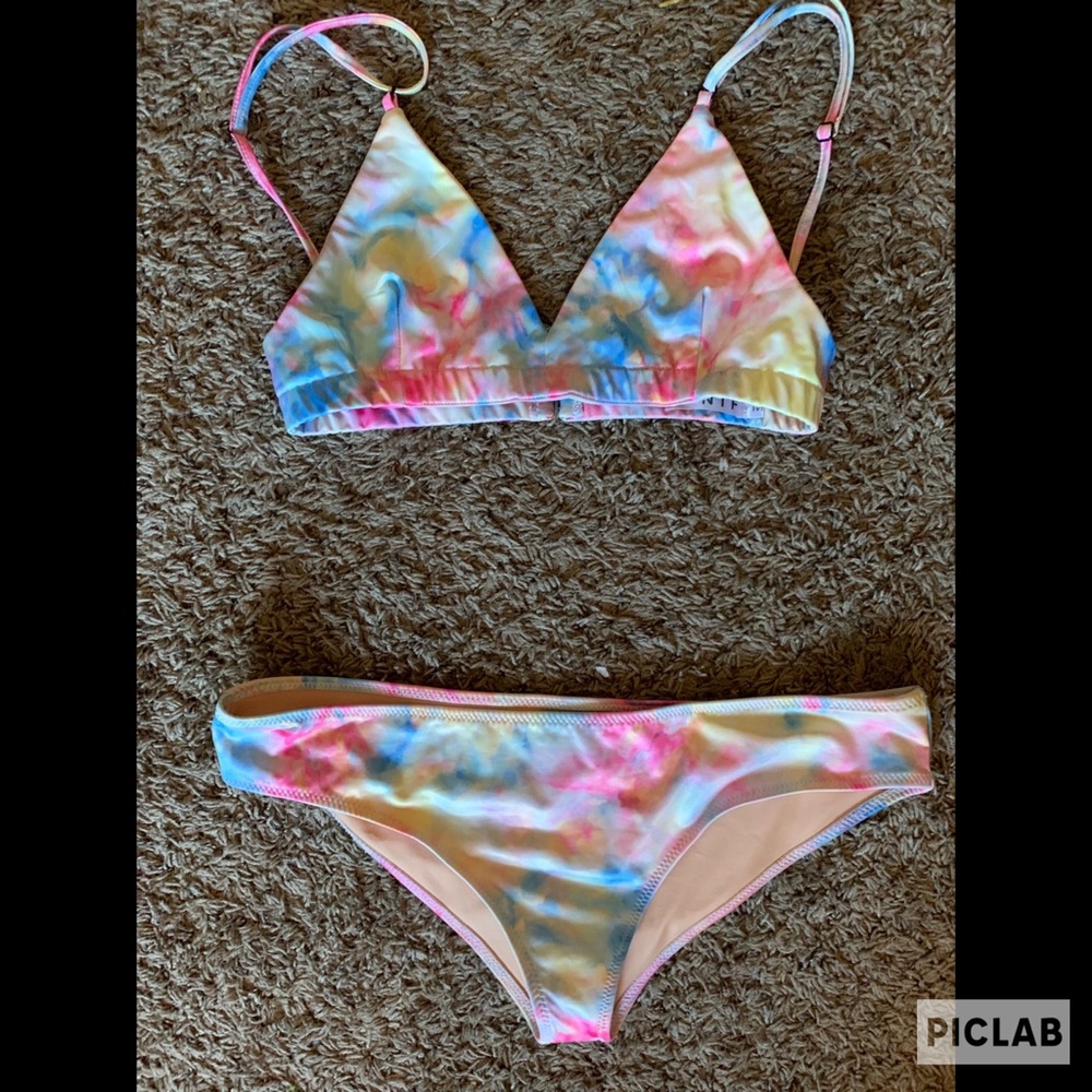 UNIF tie dye bikini